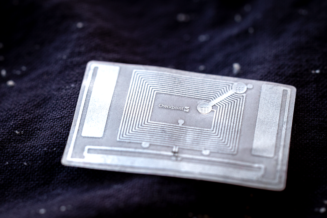 RFID Labels and Inlays: Why the Right Tag Matters in Retail